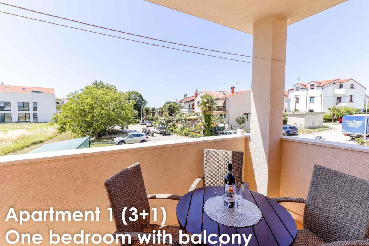 Sunshine Apartments Funtana With Balcony And Sea View Exteriör bild