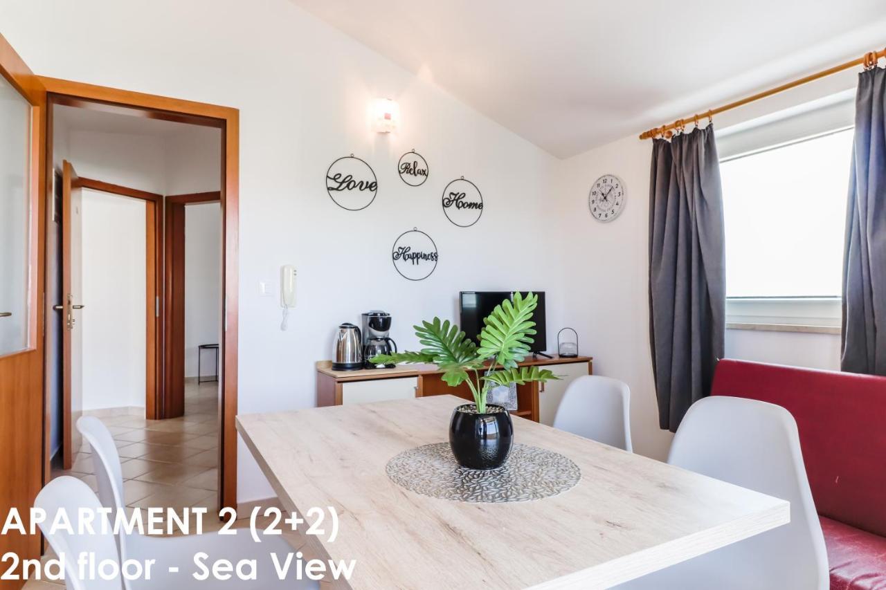 Sunshine Apartments Funtana With Balcony And Sea View Exteriör bild